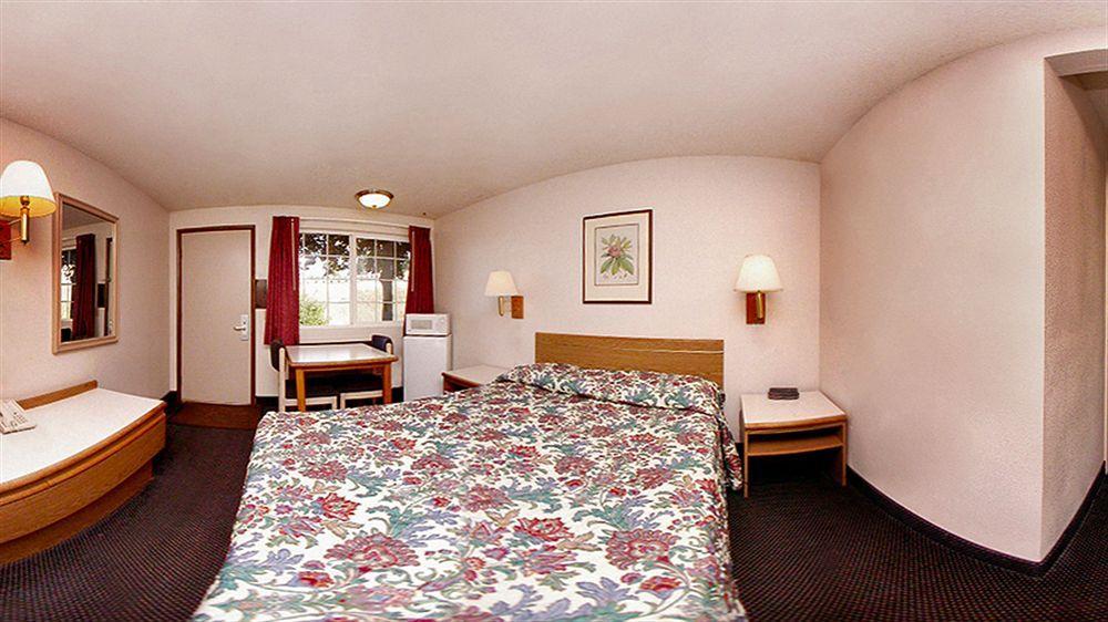 Motel 6 Pendleton, Or - West Экстерьер фото