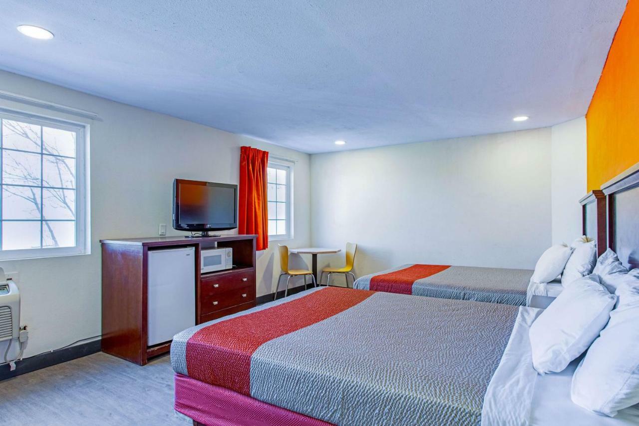 Motel 6 Pendleton, Or - West Экстерьер фото